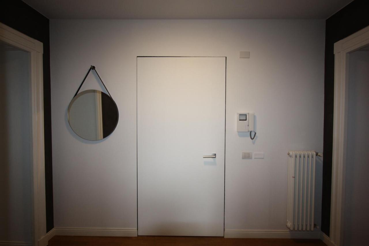 Palazzo Della Torre Elegant Apartment In コモ エクステリア 写真